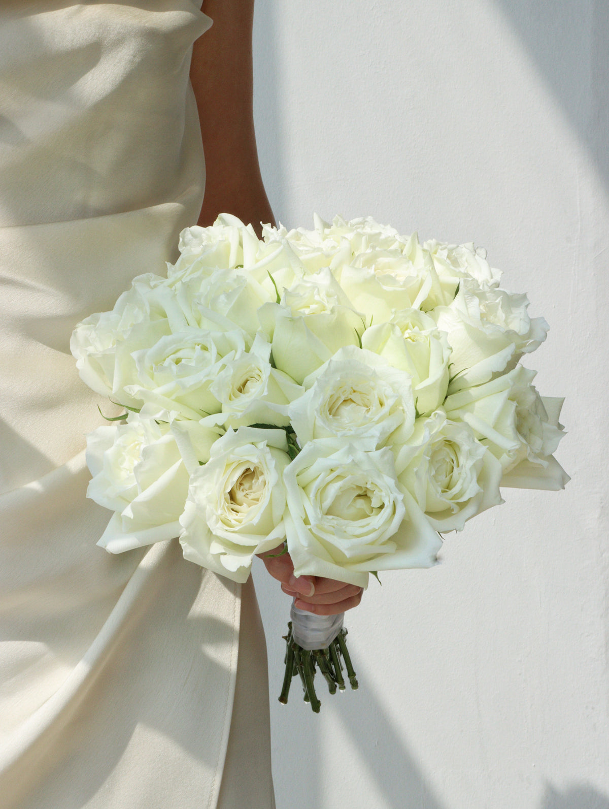 BD18- White Roses Bridal Bouquet
