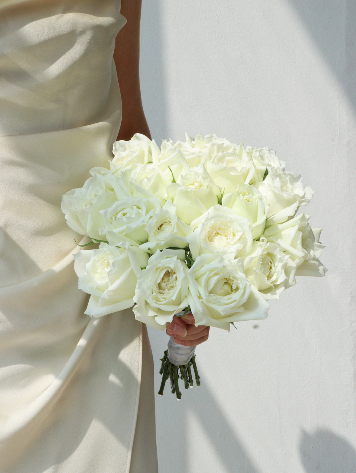 BD18- White Roses Bridal Bouquet