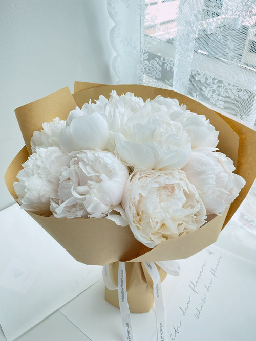 online flower delivery for white peony bouquet