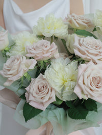 FT52- White Peony With Manta Rose Bouquet
