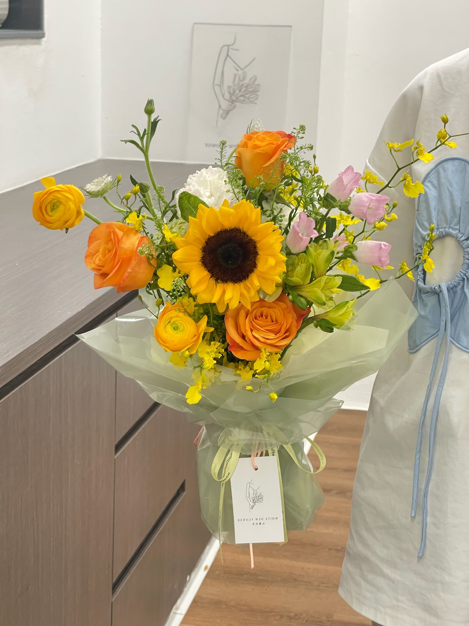 Make A Bold Statement with The Sunflower And Black Rose