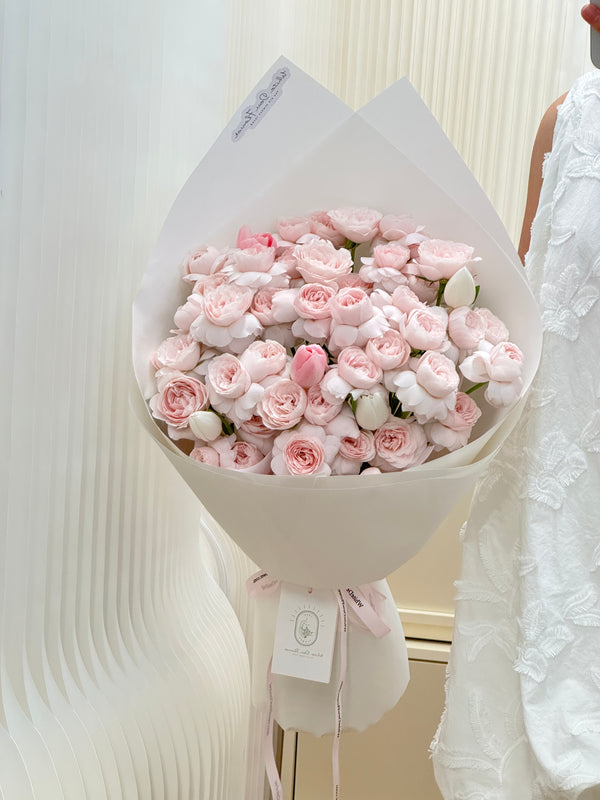 FT194-Pink & White Tulip with Fairy Kiss Roses
