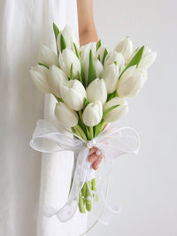 BD20-White Tulip Bridal Bouquet