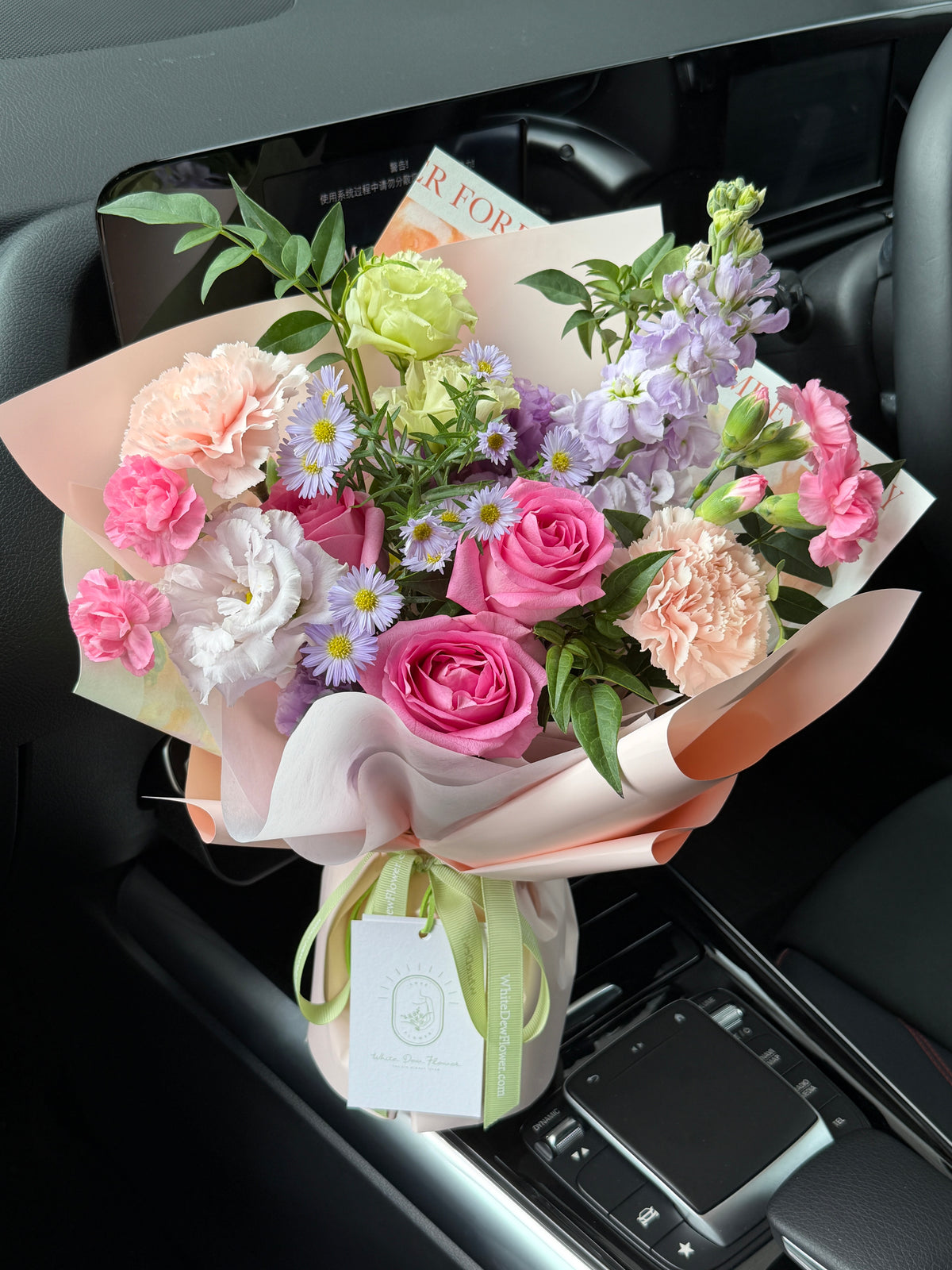 VD08-Shocking Pink Rose Bouquet