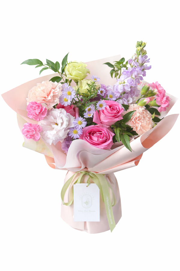 Shocking pink rose bouquet for Valentine’s Day, featuring vibrant pink roses with elegant wrapping, hand-arranged in Singapore