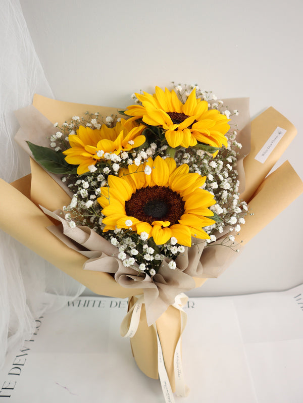 sunflower with gypsophila bouquet 