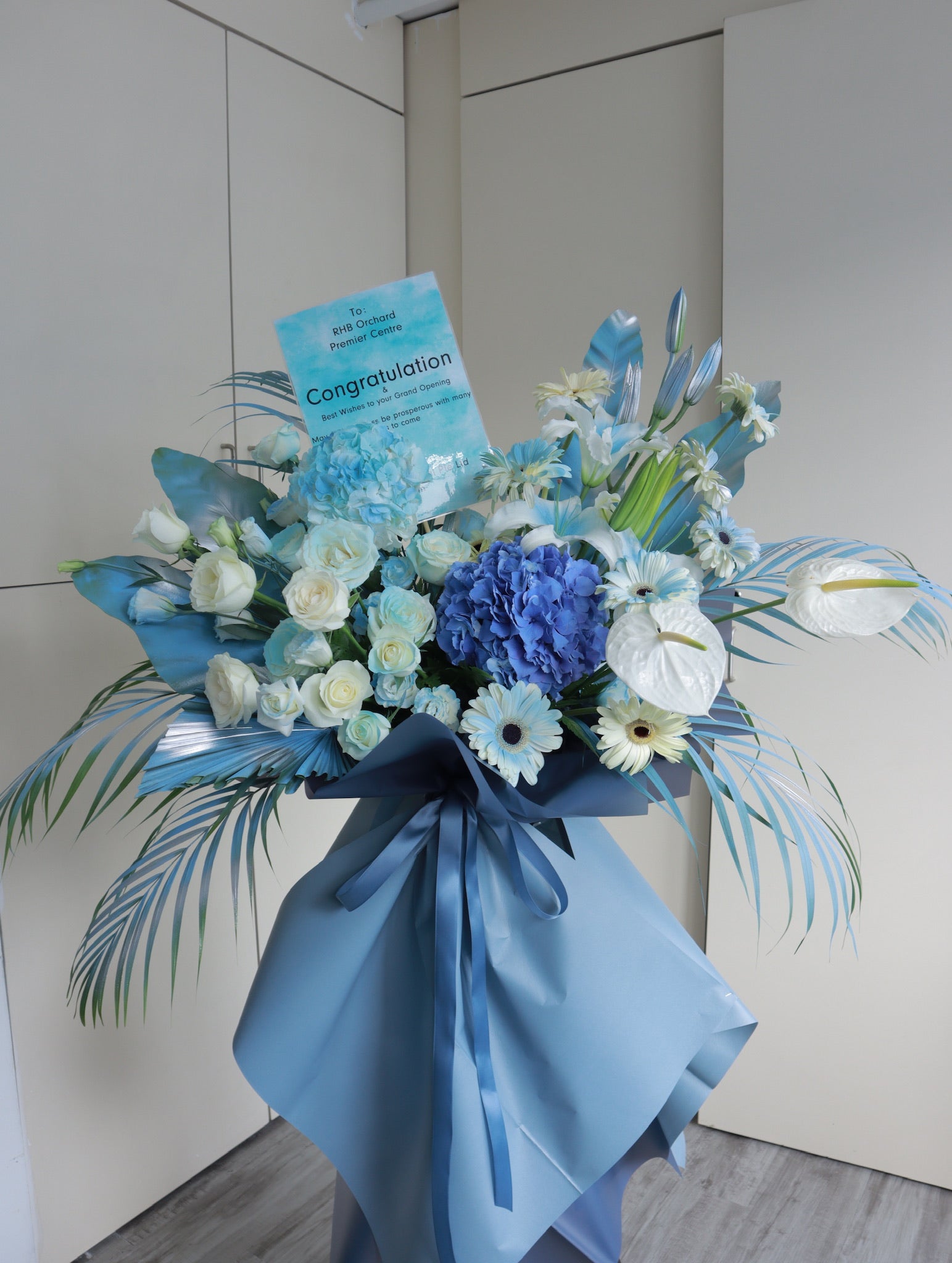 Shop Stunning Blue Grand Opening Flower Stands | White Dew Flower