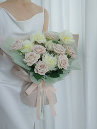 FT52- White Peony With Manta Rose Bouquet